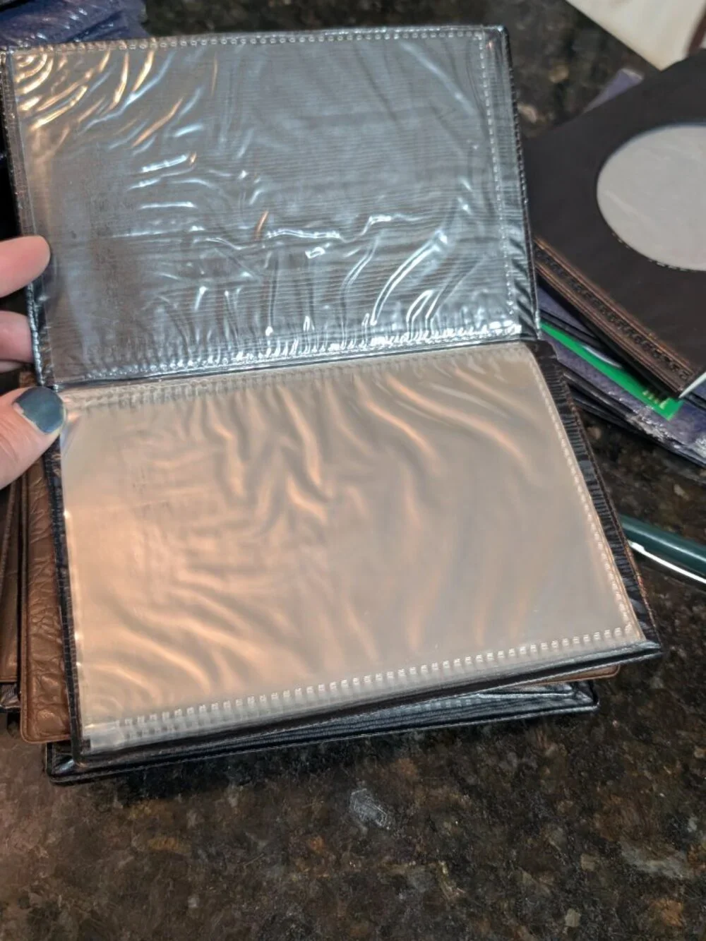 Bundle of 30 4x6 Photo Albums, hold up to 840 photos